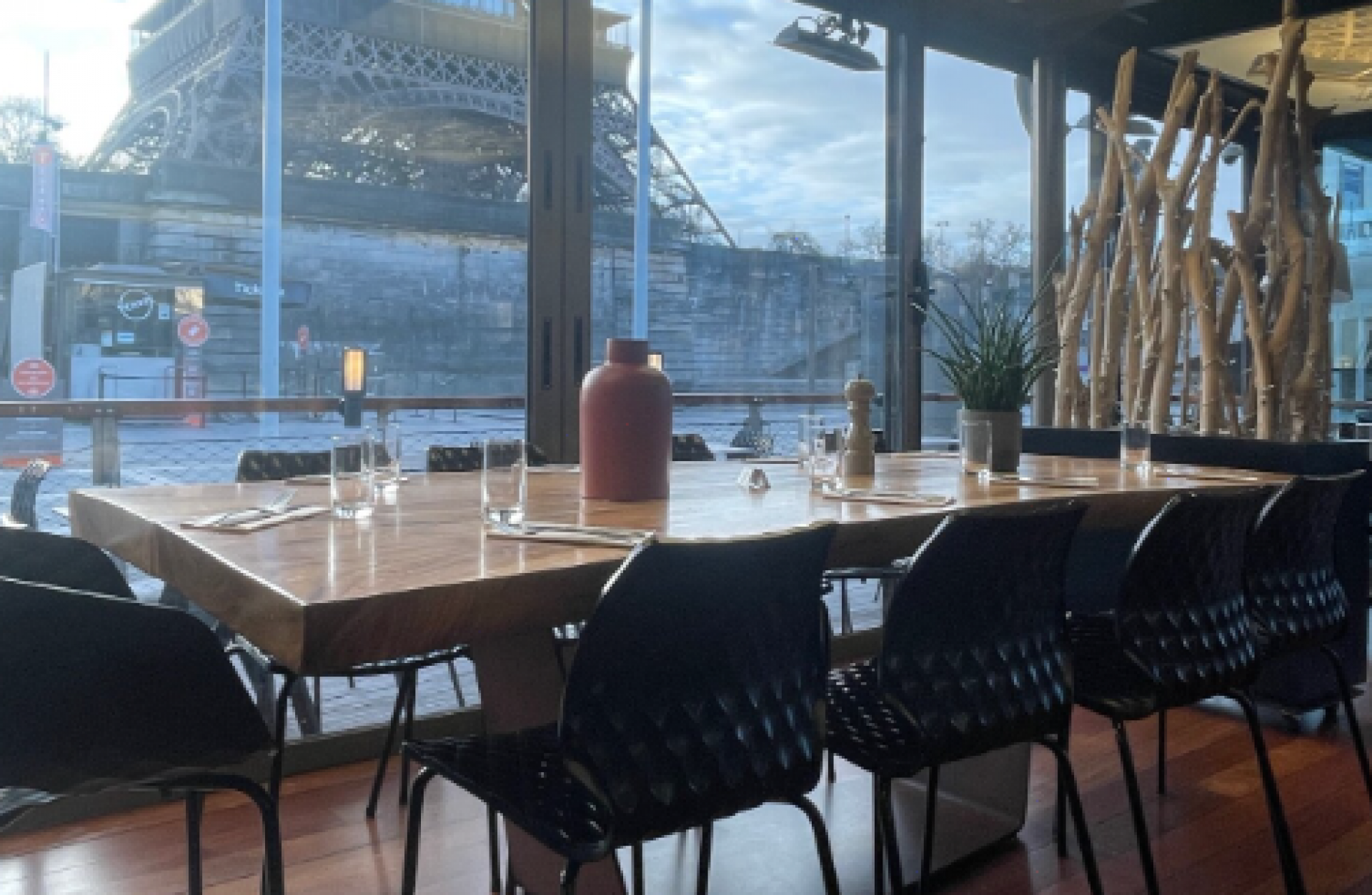 Paris Bistro Mittagessen und Besichtigungsfahrten