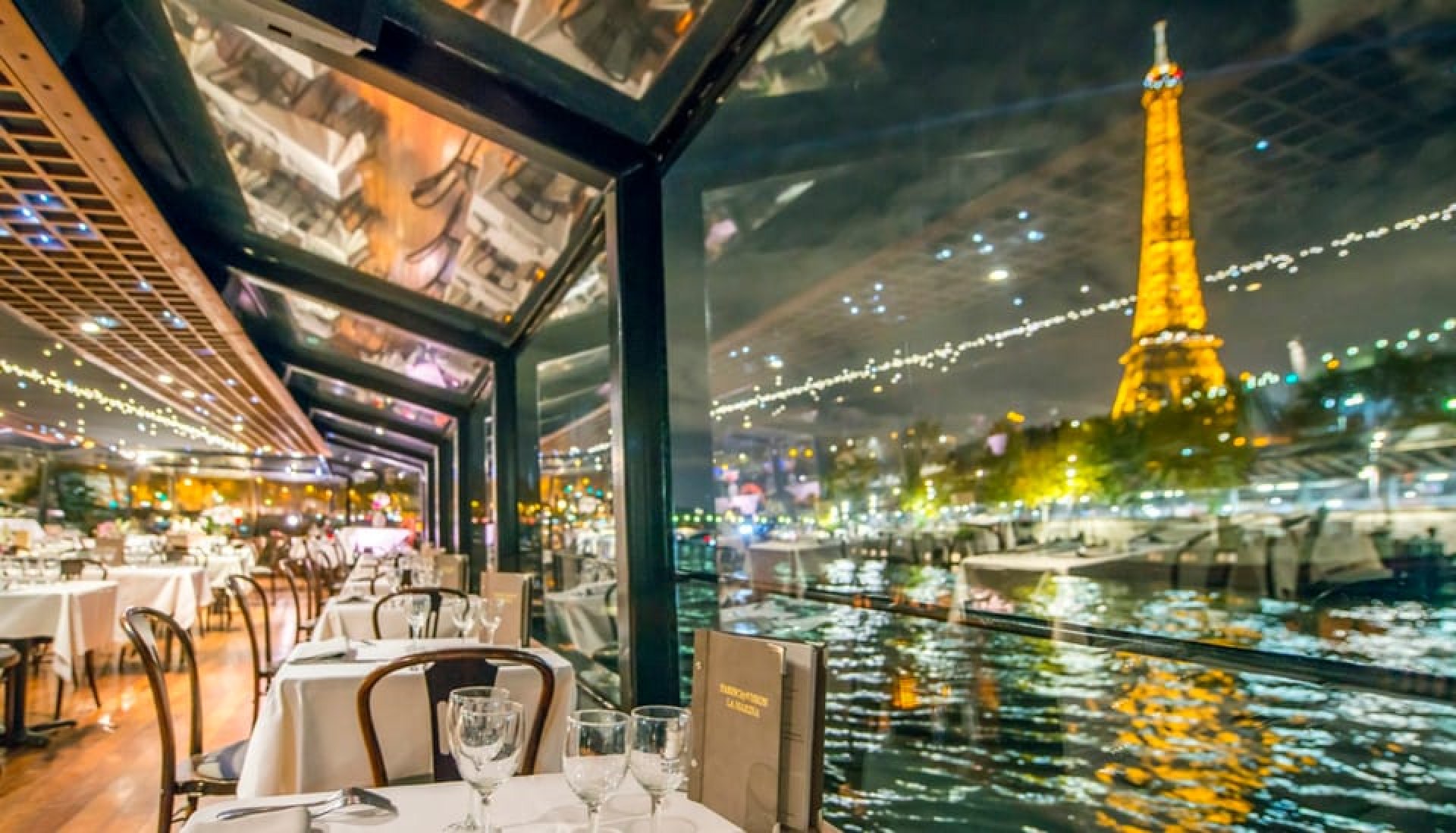 Bateaux Mouches Dinner-Kreuzfahrt in Paris um 18:00 Uhr