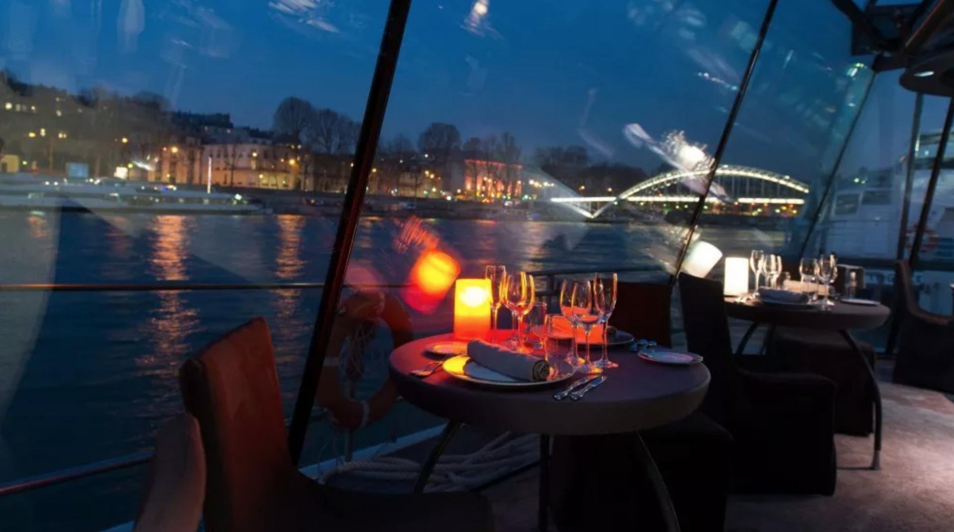 Souper-croisière du NoCroisière Dîner Nouvel Anuvel An