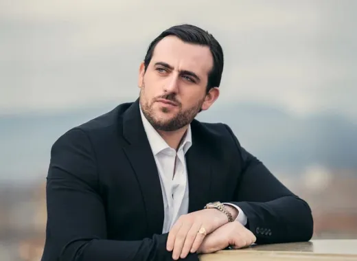 Freddie De Tommaso, Mihai Damian