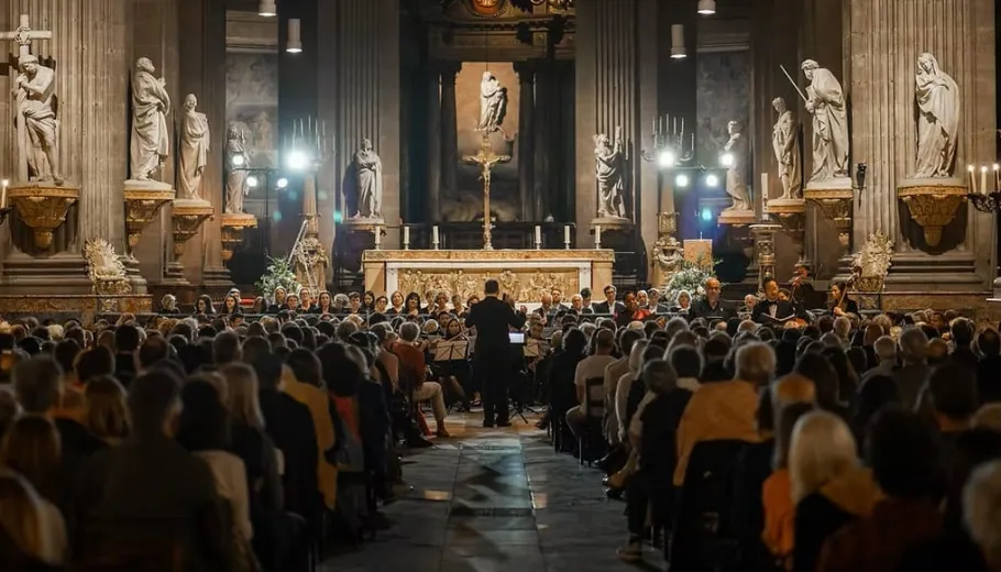 Großes Konzert traditioneller Weihnachtslieder